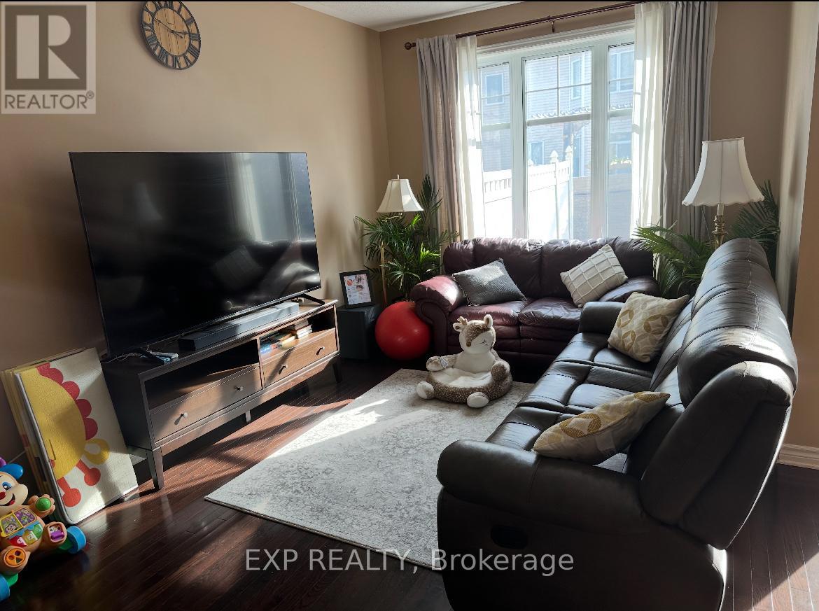 94 Selhurst Avenue, Ottawa, Ontario  K2G 7C9 - Photo 4 - X12606052