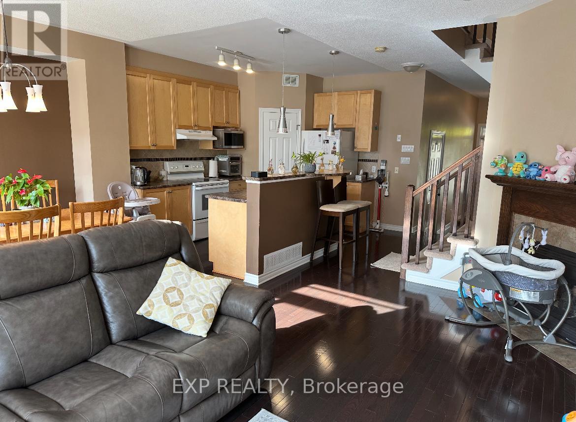 94 Selhurst Avenue, Ottawa, Ontario  K2G 7C9 - Photo 5 - X12606052