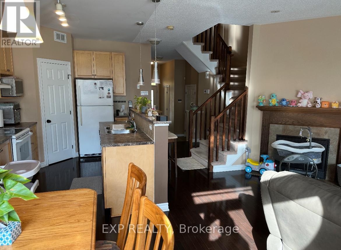 94 Selhurst Avenue, Ottawa, Ontario  K2G 7C9 - Photo 6 - X12606052