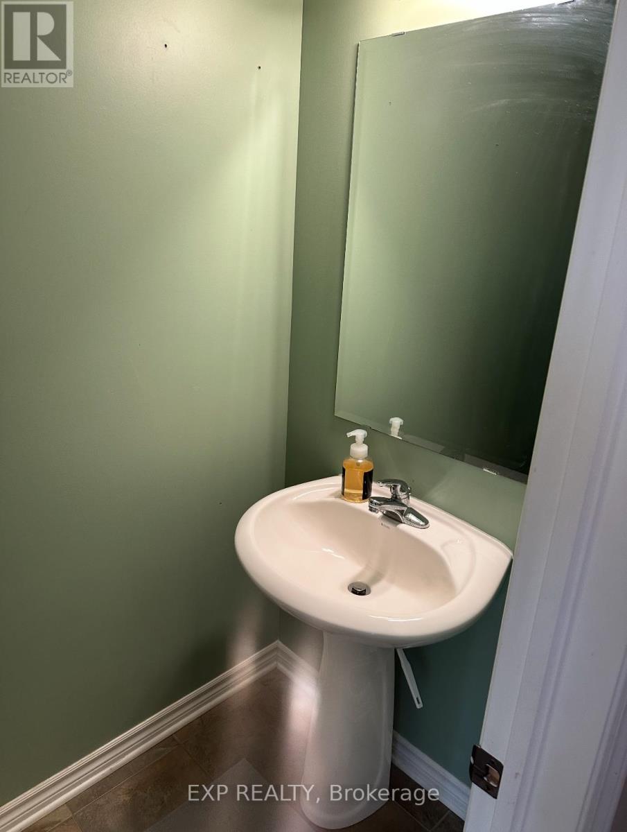 94 Selhurst Avenue, Ottawa, Ontario  K2G 7C9 - Photo 8 - X12606052