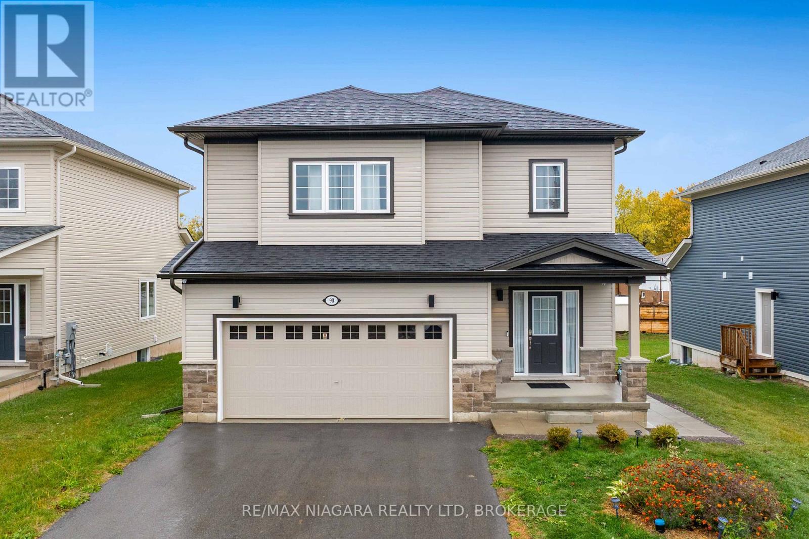 Lower - 90 Hillcrest Road, Port Colborne (Main Street), Ontario  L3K 6E4 - Photo 1 - X12606042