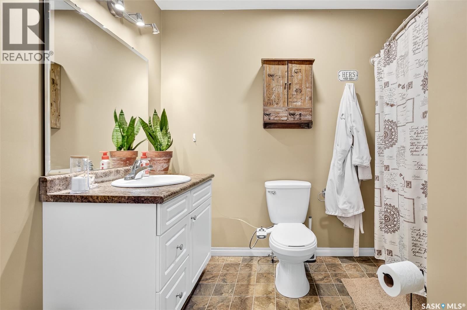 426 Moose Square, Moose Jaw, Saskatchewan  S6H 4B1 - Photo 23 - SK021768