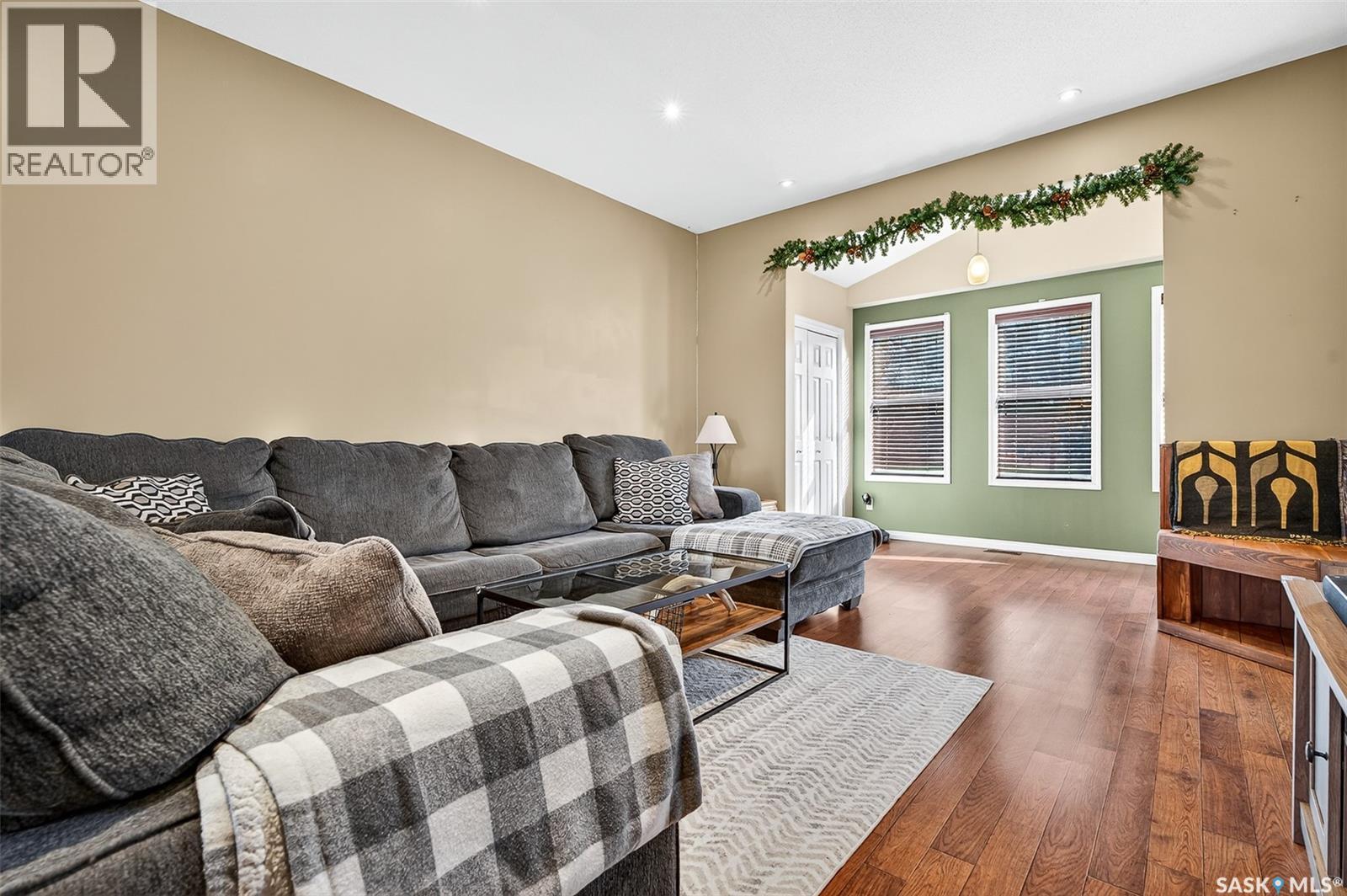 426 Moose Square, Moose Jaw, Saskatchewan  S6H 4B1 - Photo 9 - SK021768