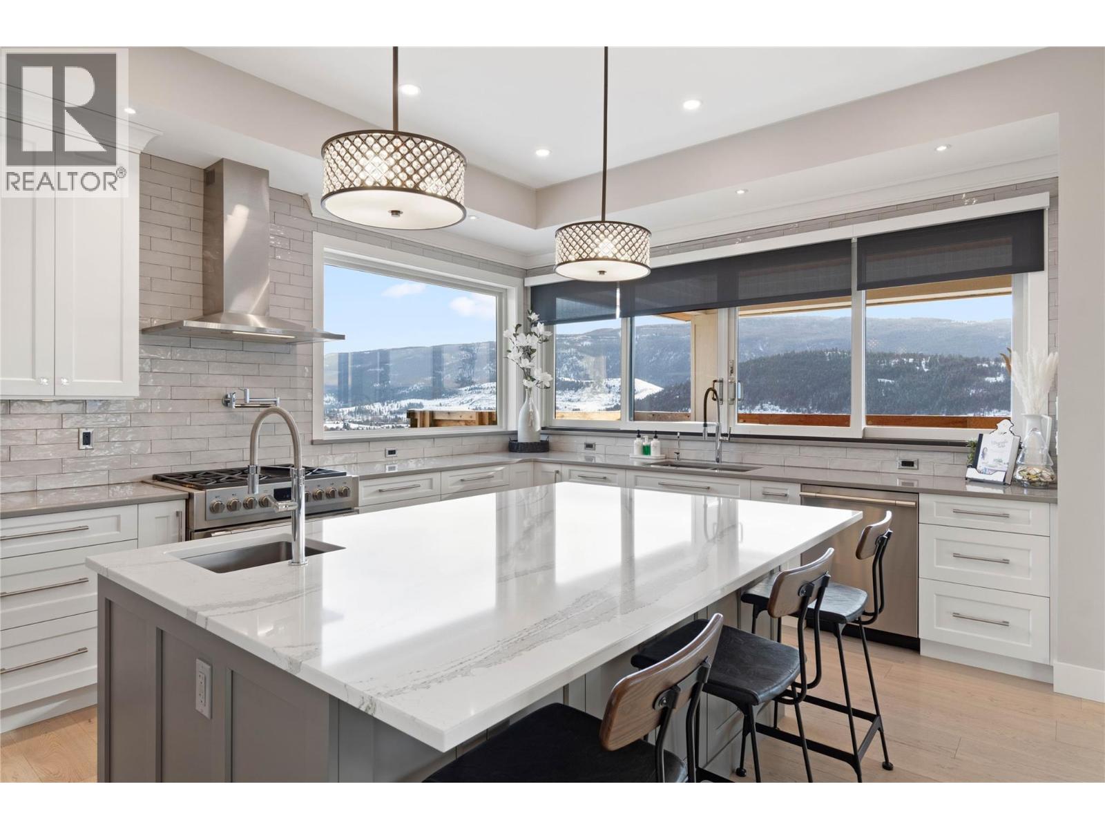 608 Mt Ida Crescent, Coldstream, British Columbia  V1B 3Z6 - Photo 6 - 10340223