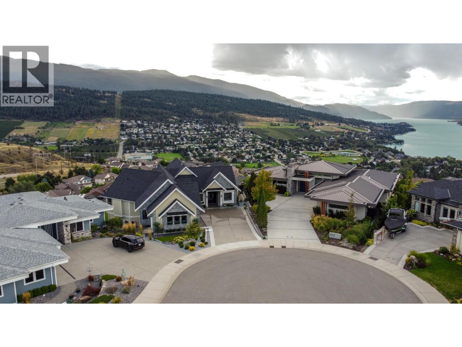 608 Mt Ida Crescent, Coldstream, British Columbia  V1B 3Z6 - Photo 3 - 10340223