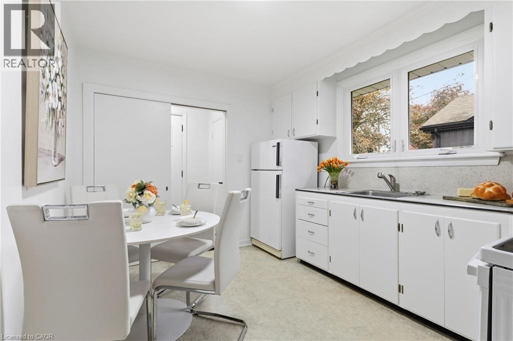 9 Mckay Road, Hamilton, Ontario  L9H 1H6 - Photo 9 - 40781235