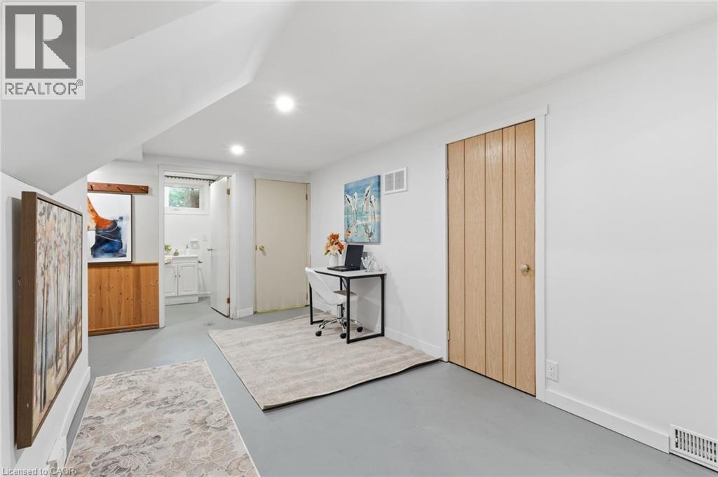 9 Mckay Road, Hamilton, Ontario  L9H 1H6 - Photo 19 - 40781235