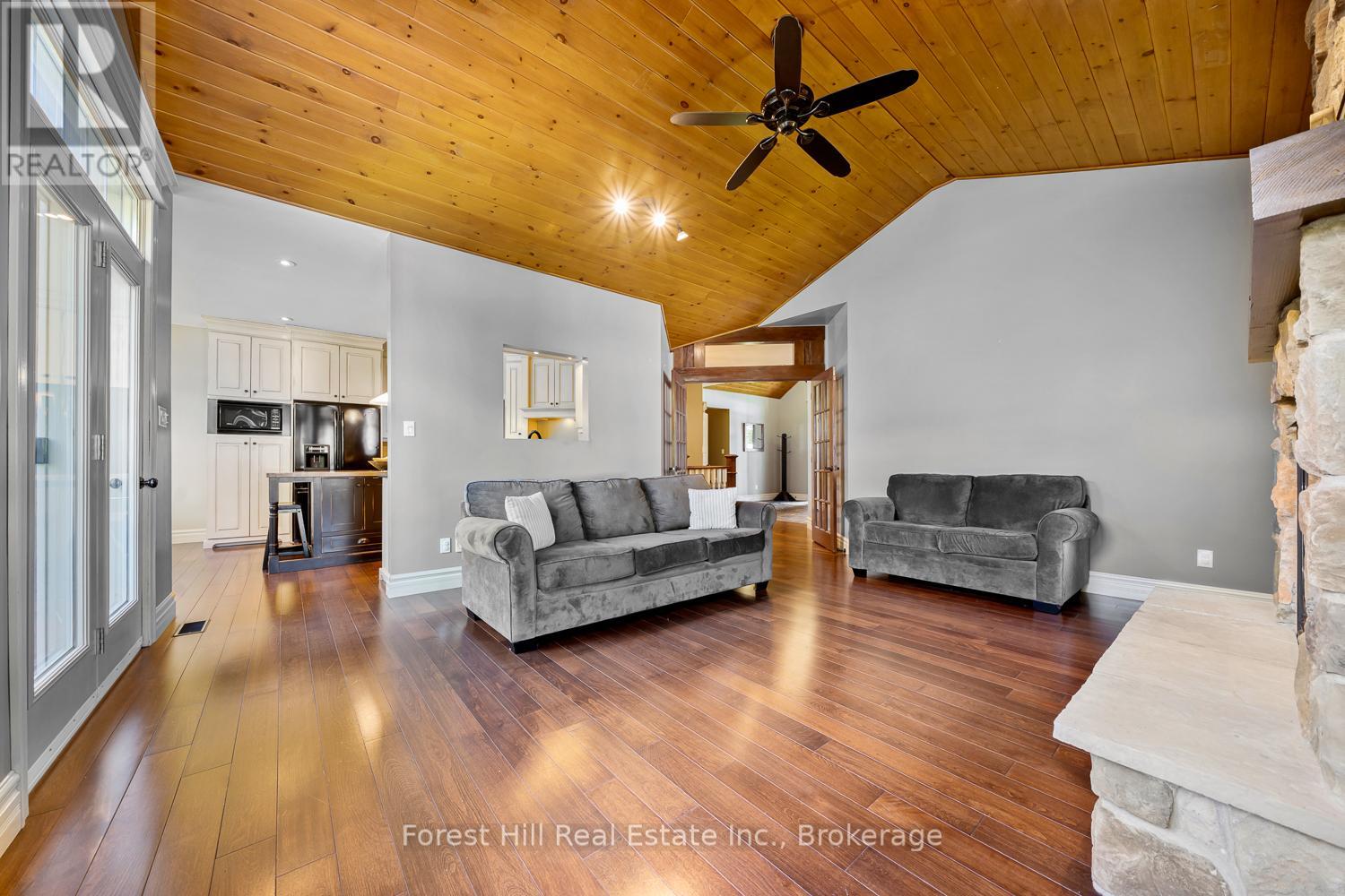 37 Parkway Avenue, Mcdougall, Ontario  P0G 1G0 - Photo 24 - X12405705