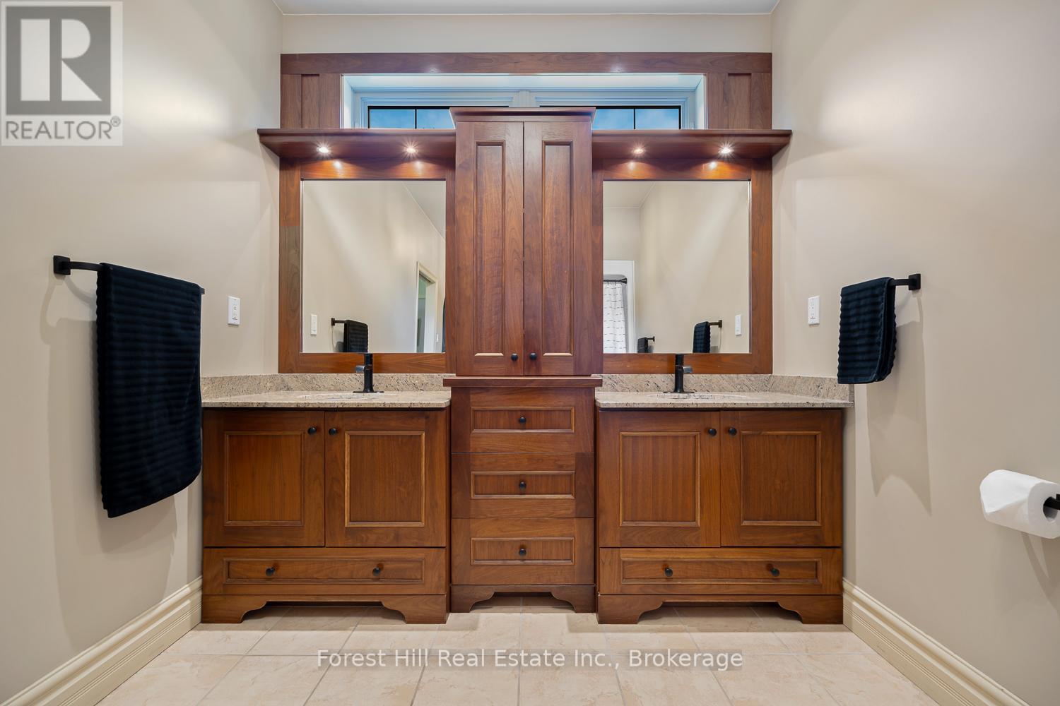 37 Parkway Avenue, Mcdougall, Ontario  P0G 1G0 - Photo 9 - X12405705