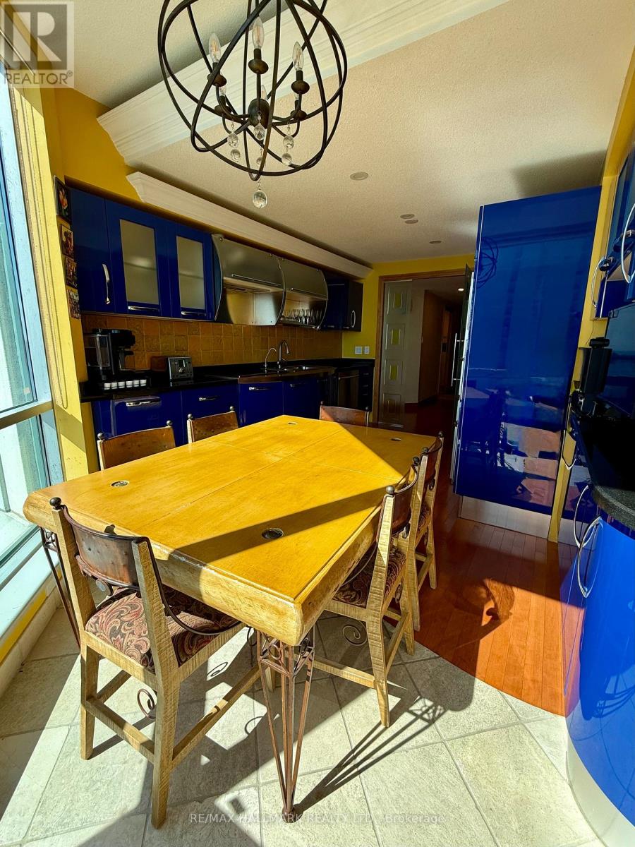 Ph11 - 10 Queens Quay W, Toronto, Ontario  M5J 2R9 - Photo 11 - C12605922