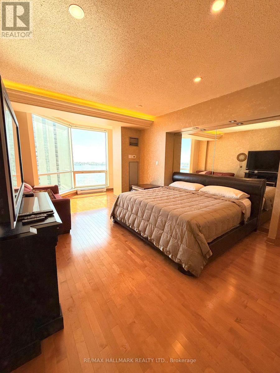 Ph11 - 10 Queens Quay W, Toronto, Ontario  M5J 2R9 - Photo 16 - C12605922