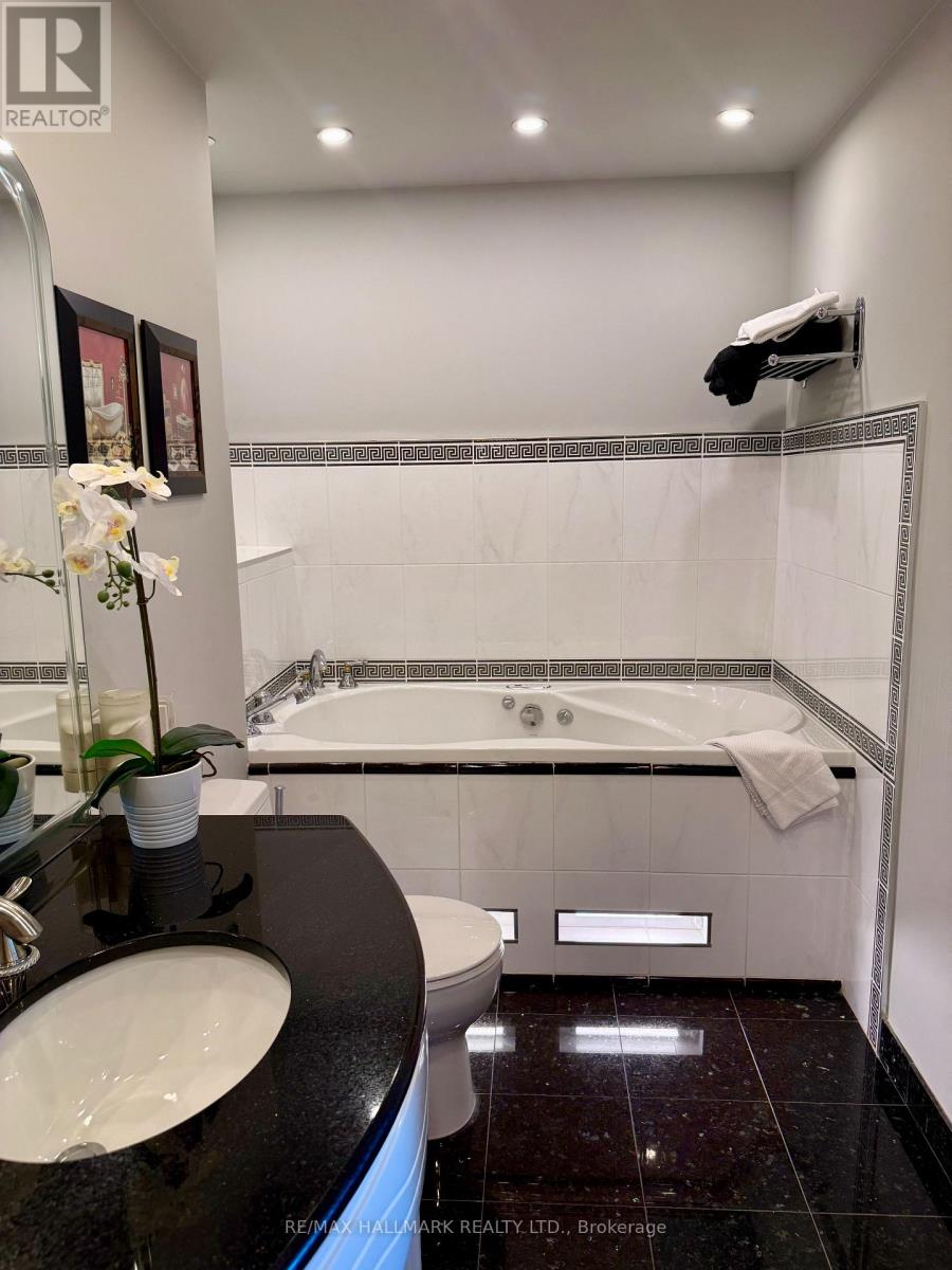 Ph11 - 10 Queens Quay W, Toronto, Ontario  M5J 2R9 - Photo 20 - C12605922