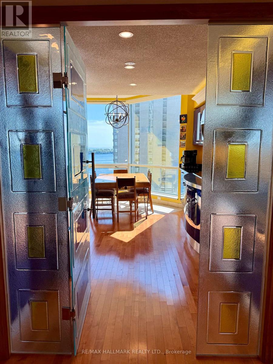 Ph11 - 10 Queens Quay W, Toronto, Ontario  M5J 2R9 - Photo 5 - C12605922