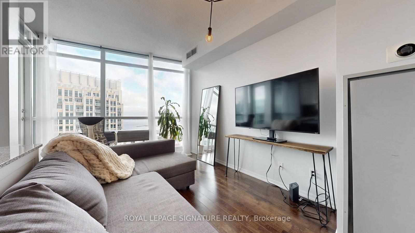 3403 - 215 Fort York Boulevard, Toronto, Ontario M5V 4A2 - Photo 2 - C12605992