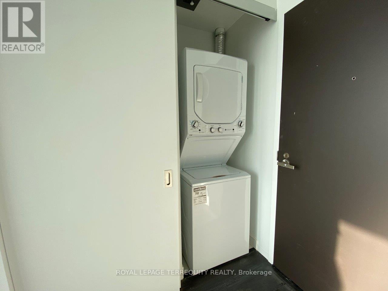 6008 - 197 Yonge Street, Toronto, Ontario  M5B 0C1 - Photo 14 - C12606044