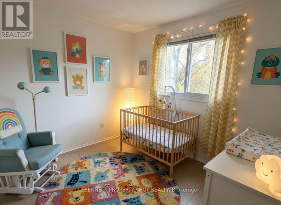 909 Greenbriar Avenue, Ottawa, Ontario  K2C 0J8 - Photo 7 - X12560146