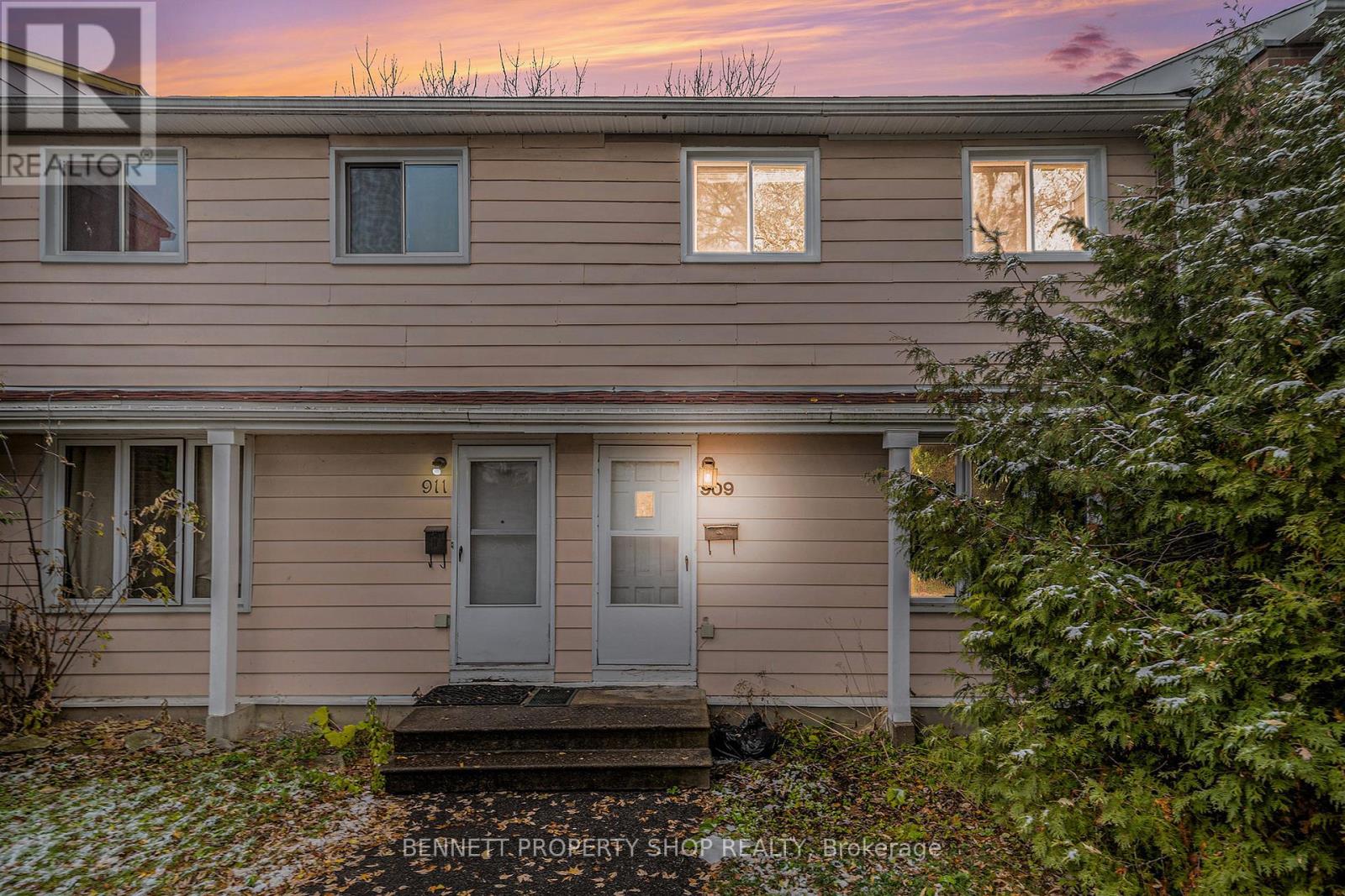 909 Greenbriar Avenue, Ottawa, Ontario  K2C 0J8 - Photo 15 - X12560146