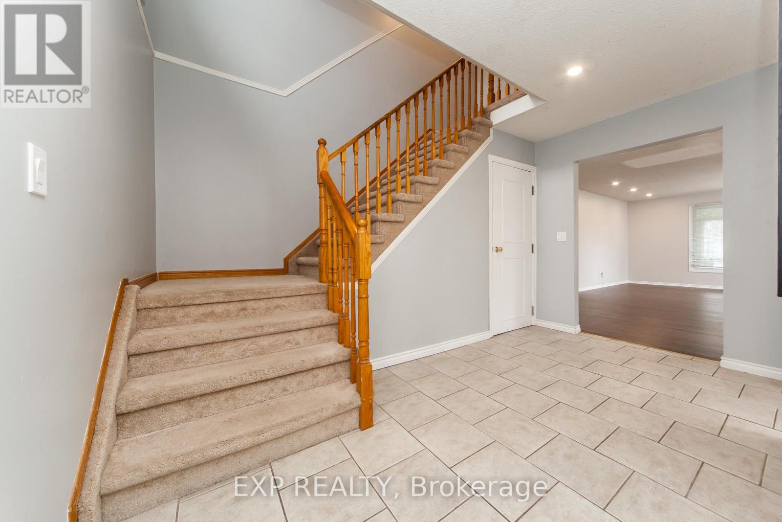 1447 Fleming Court, Oshawa, Ontario L1J 8B1 - Photo 6 - E12605966