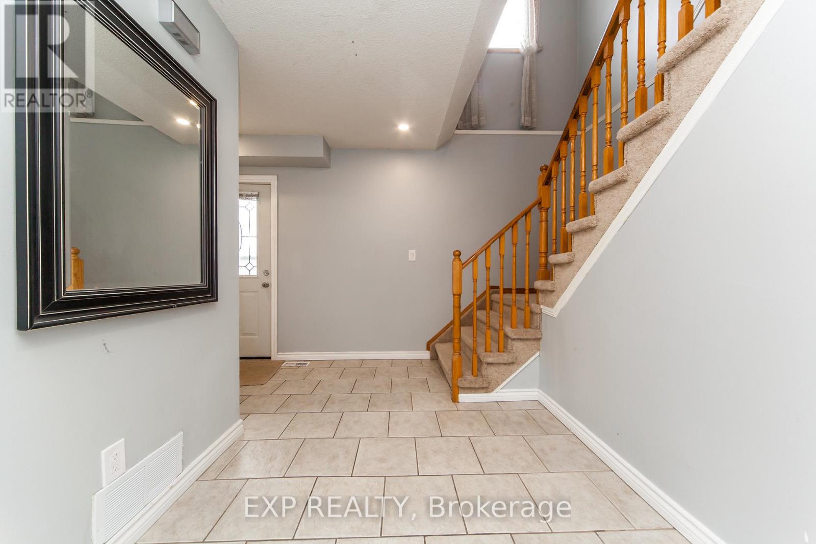 1447 Fleming Court, Oshawa, Ontario L1J 8B1 - Photo 7 - E12605966