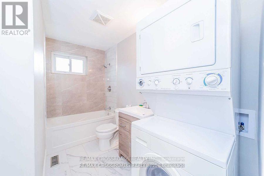 3 Alanadale Avenue, Markham, Ontario  L3P 1S2 - Photo 13 - N12605920