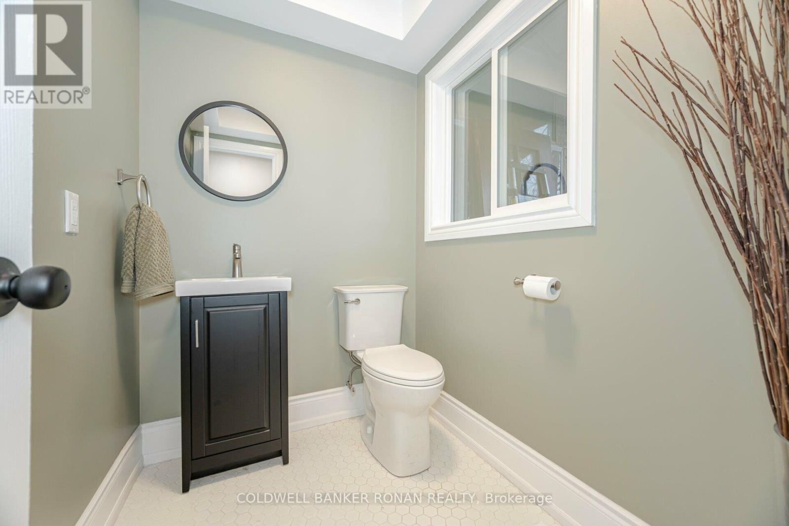 2209 10th Side Road, New Tecumseth (Tottenham), Ontario  L0G 1W0 - Photo 17 - N12606014