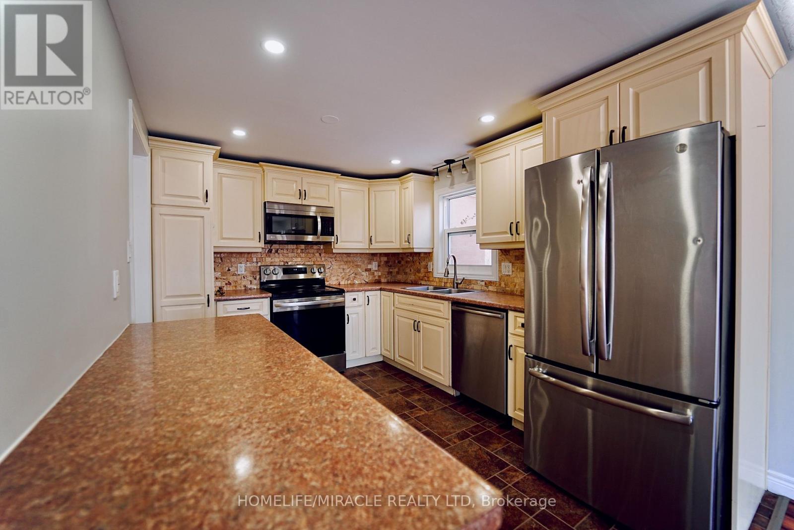 128 Stonyburn Crescent, Cambridge, Ontario  N1R 7X3 - Photo 15 - X12415120