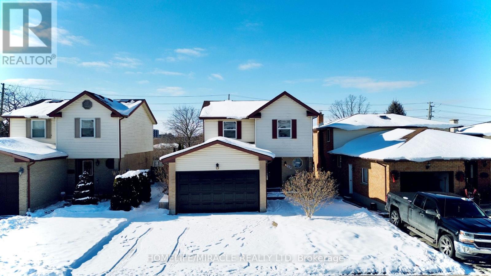 128 Stonyburn Crescent, Cambridge, Ontario  N1R 7X3 - Photo 2 - X12415120