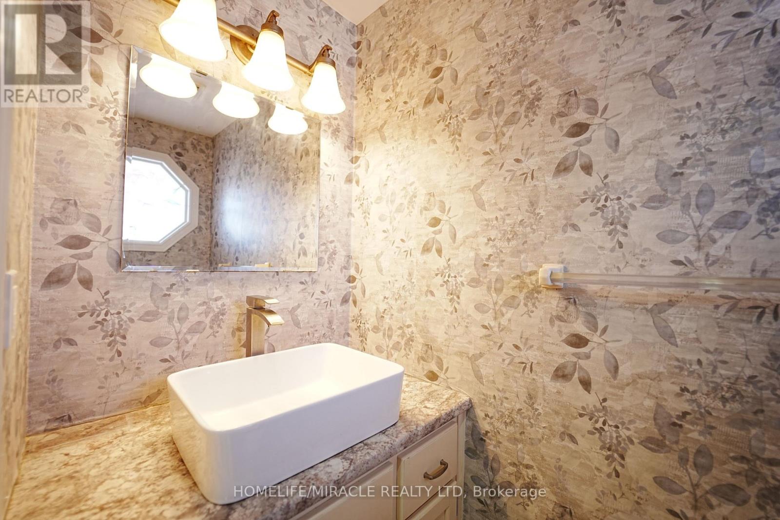 128 Stonyburn Crescent, Cambridge, Ontario  N1R 7X3 - Photo 44 - X12415120