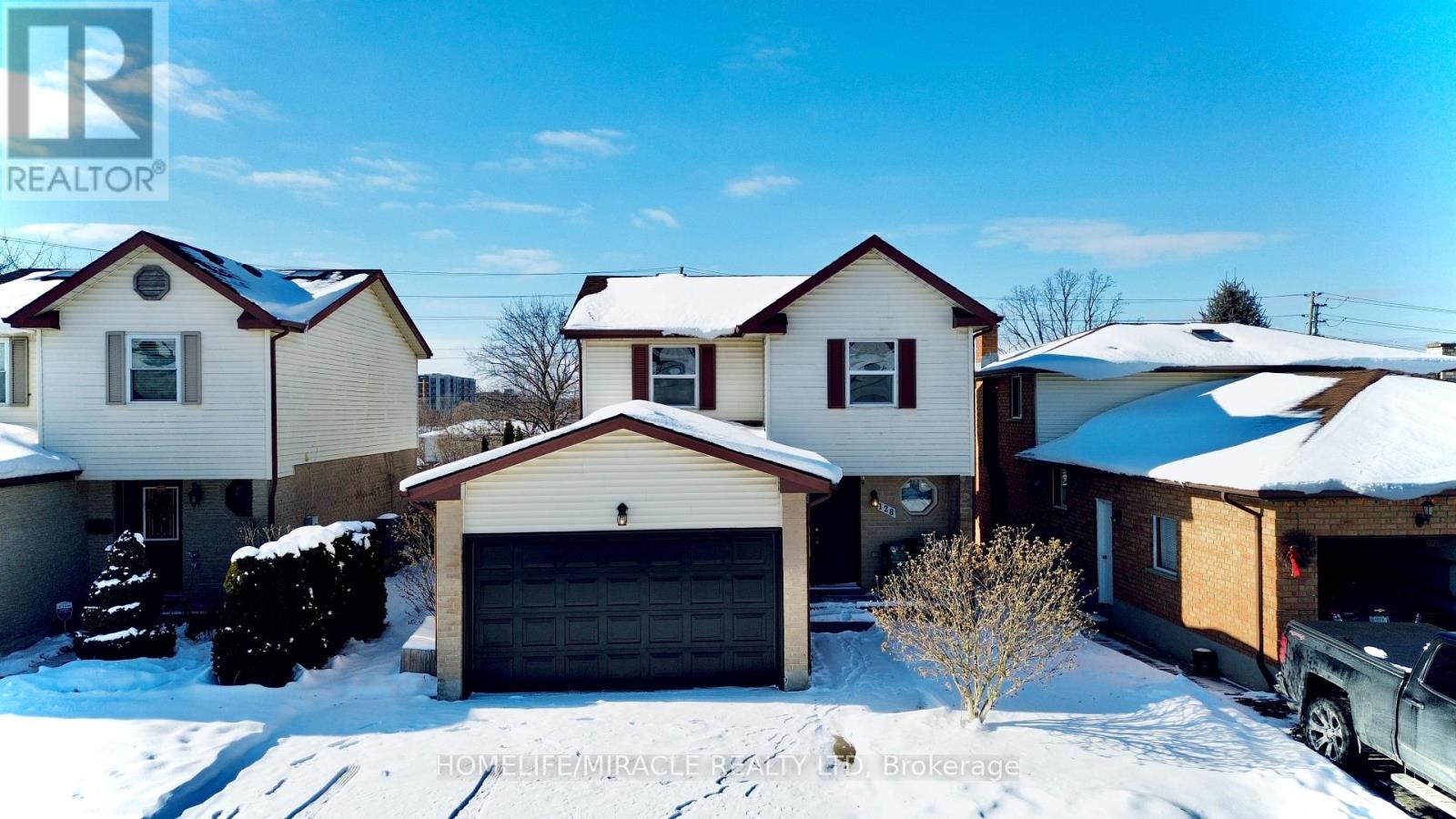 128 Stonyburn Crescent, Cambridge, Ontario  N1R 7X3 - Photo 5 - X12415120