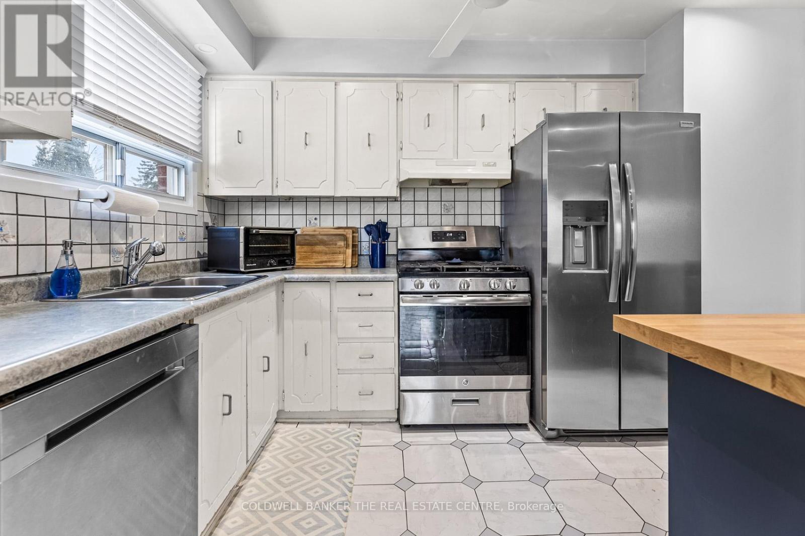 64 Merton Road, Brampton, Ontario  L6V 2V6 - Photo 5 - W12605908