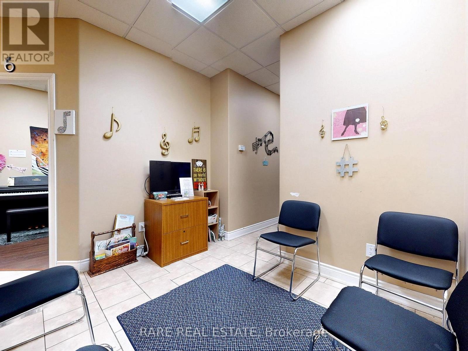 3 - 48 Centennial Road, Orangeville, Ontario  L9W 3T4 - Photo 4 - W12606032