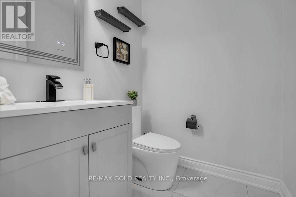 118 Miracle Trail N, Brampton, Ontario  L7A 0Y8 - Photo 10 - W12606056