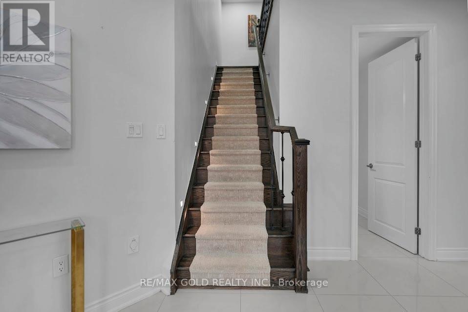 118 Miracle Trail N, Brampton, Ontario  L7A 0Y8 - Photo 18 - W12606056