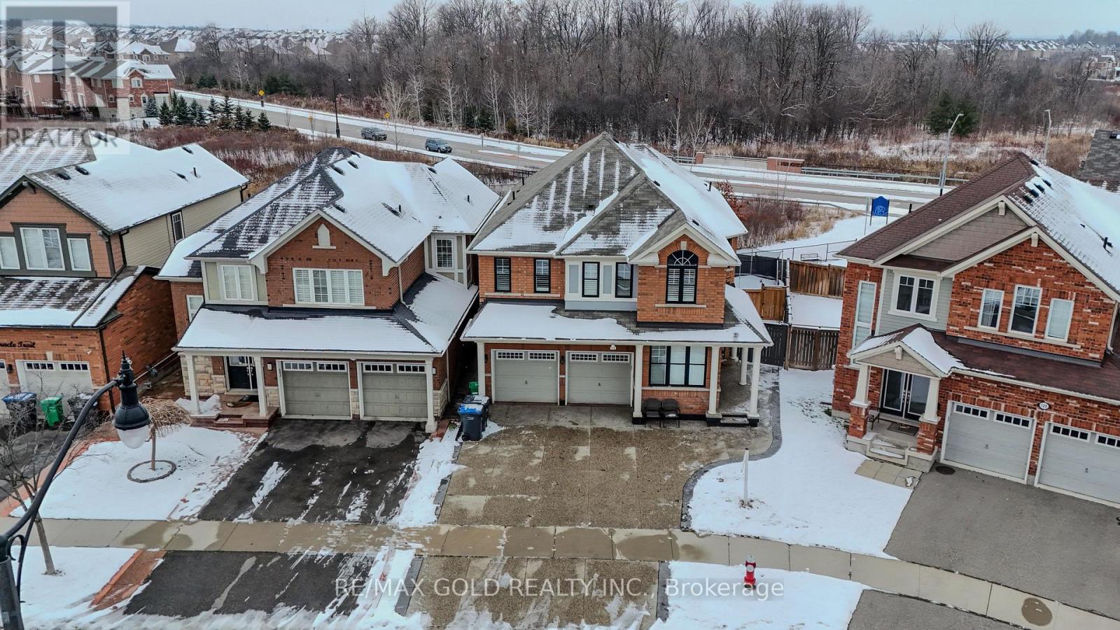 118 Miracle Trail N, Brampton, Ontario  L7A 0Y8 - Photo 2 - W12606056