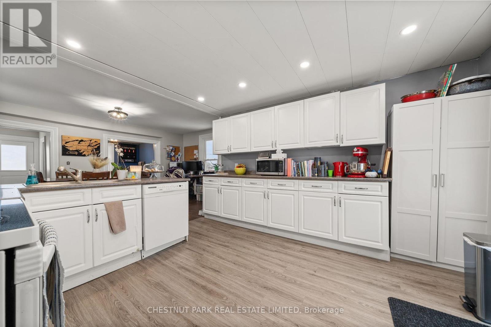 370 Kaiser Crossroad, Prince Edward County, Ontario  K0K 2T0 - Photo 12 - X12606066