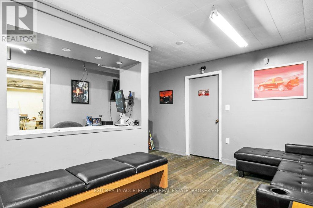 108 Dundas Street, Deseronto, Ontario K0K 1X0 - Photo 38 - X12606138