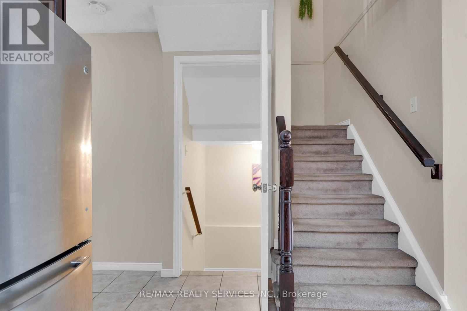 36 Fallowfield Drive, Kitchener, Ontario  N2C 0A8 - Photo 28 - X12605926