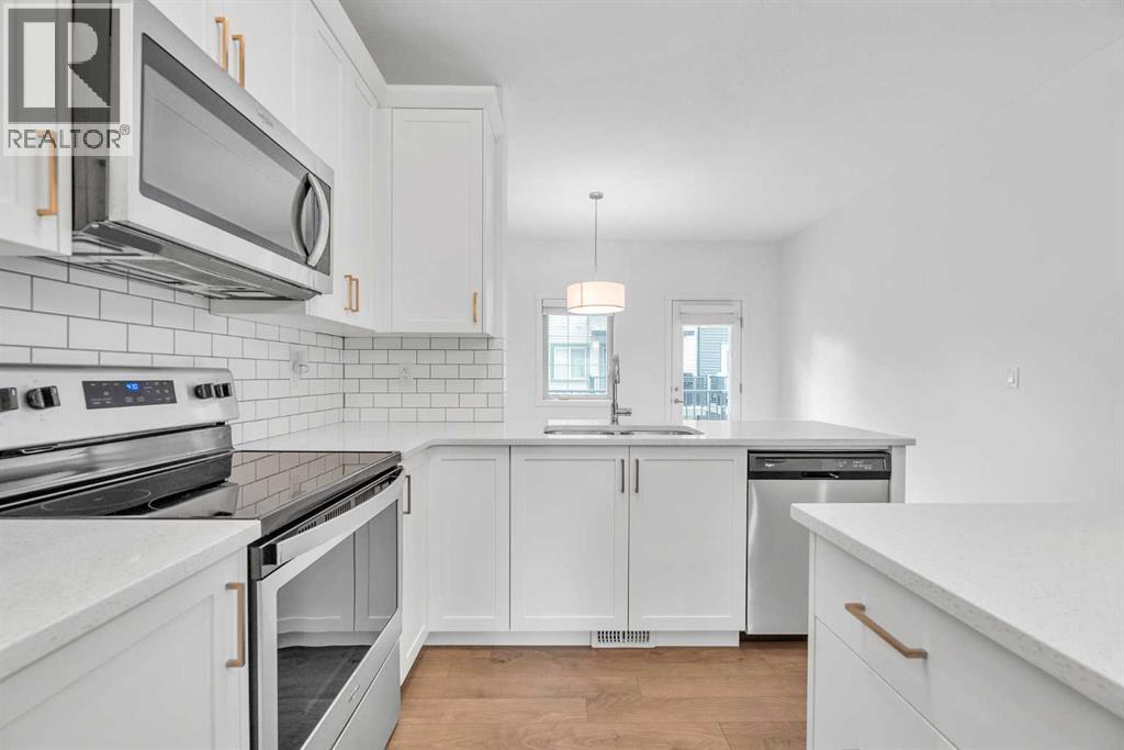 131 Legacy Point Se, Calgary, Alberta  T2X 3Z3 - Photo 3 - A2273736