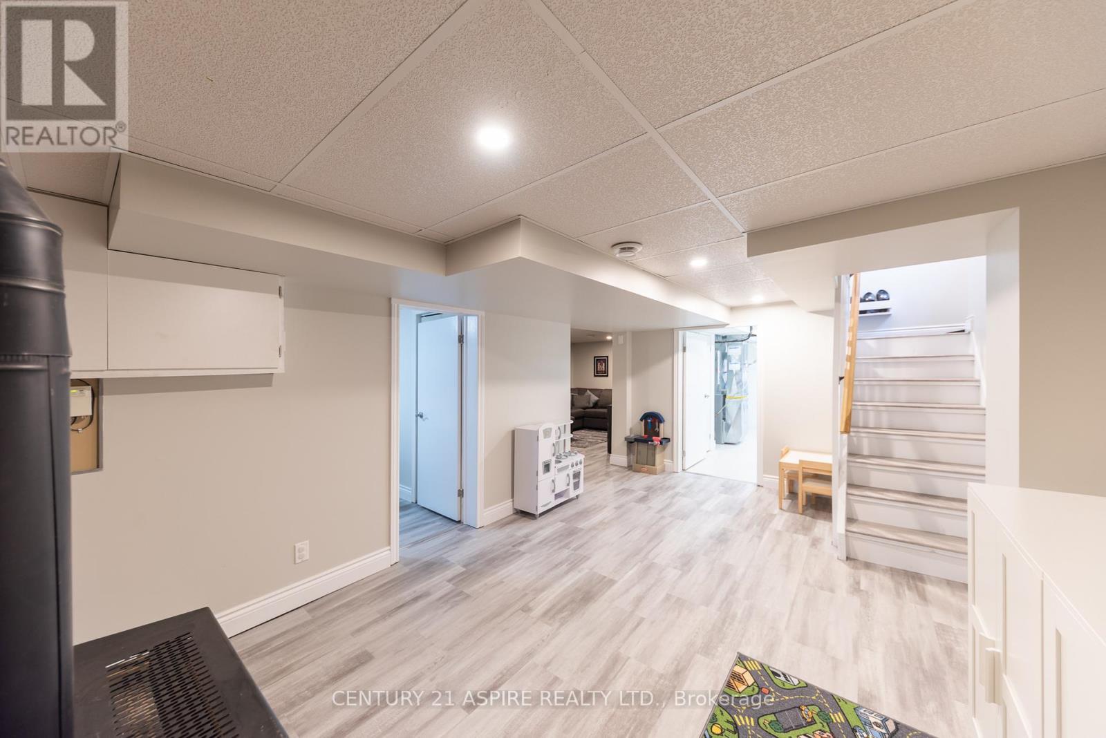 4 James Street, Petawawa, Ontario K8H 3B5 - Photo 37 - X12606142