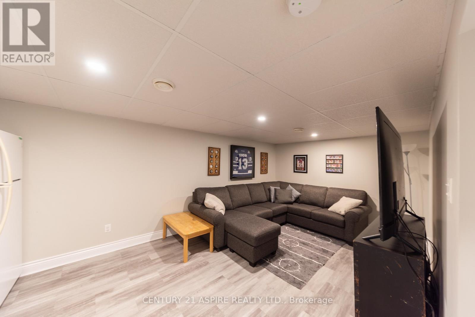 4 James Street, Petawawa, Ontario K8H 3B5 - Photo 38 - X12606142