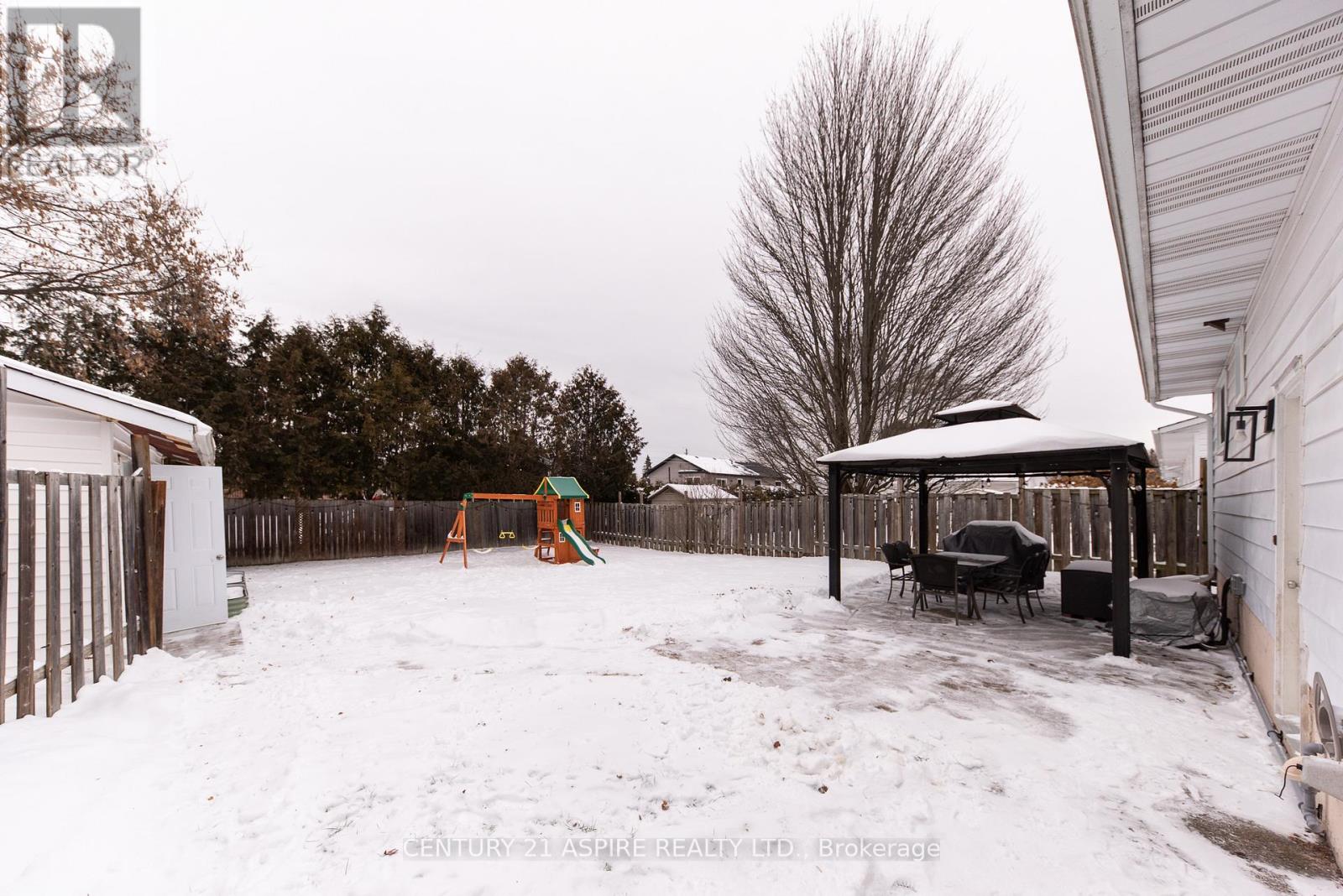 4 James Street, Petawawa, Ontario K8H 3B5 - Photo 6 - X12606142