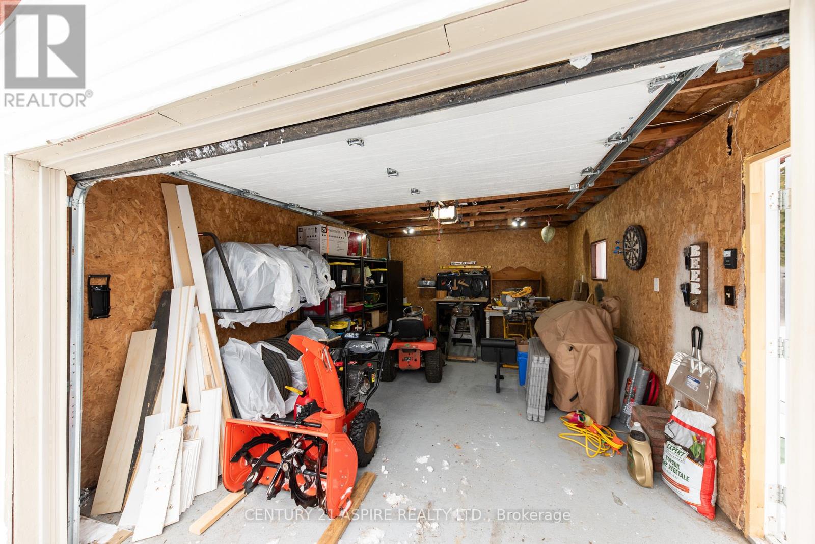 4 James Street, Petawawa, Ontario K8H 3B5 - Photo 7 - X12606142