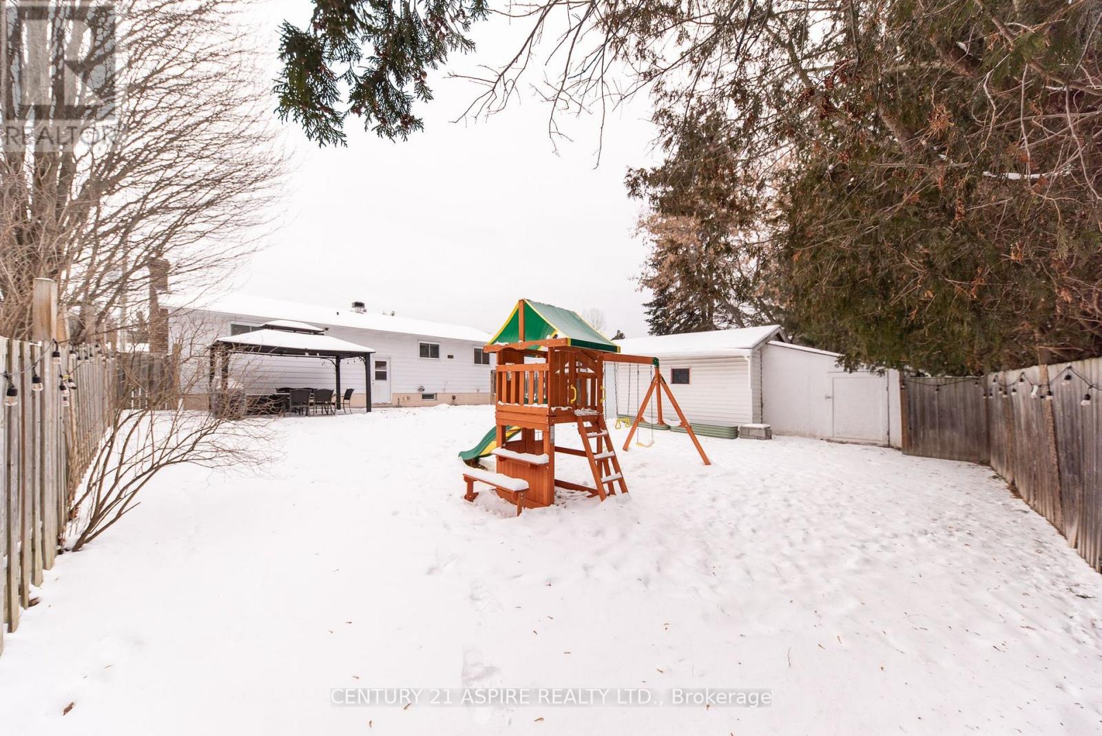 4 James Street, Petawawa, Ontario K8H 3B5 - Photo 9 - X12606142