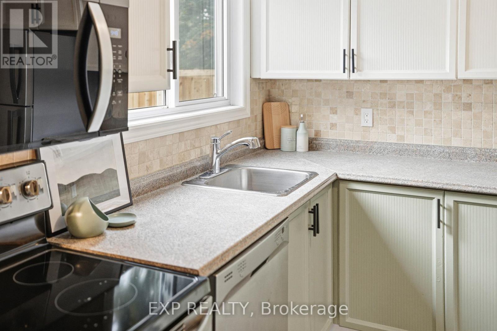 51 Raftus Square, Ottawa, Ontario  K2J 2K9 - Photo 10 - X12606060