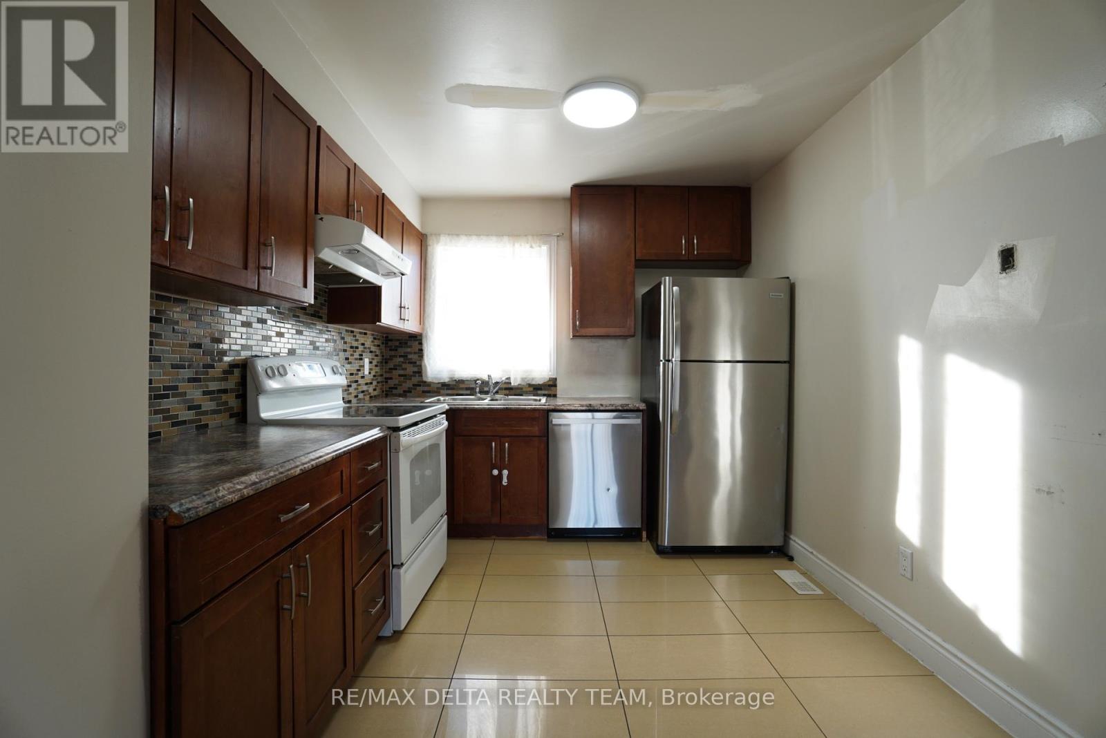 5 Stamford Private, Ottawa, Ontario  K1T 3J2 - Photo 5 - X12606092