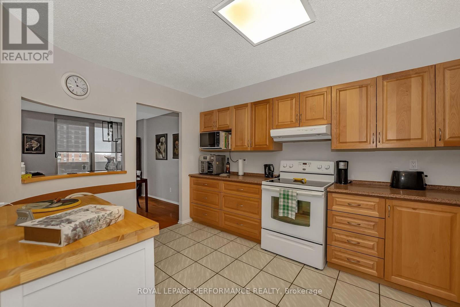 903 - 200 Lafontaine Avenue, Ottawa, Ontario  K1L 8K8 - Photo 5 - X12606128