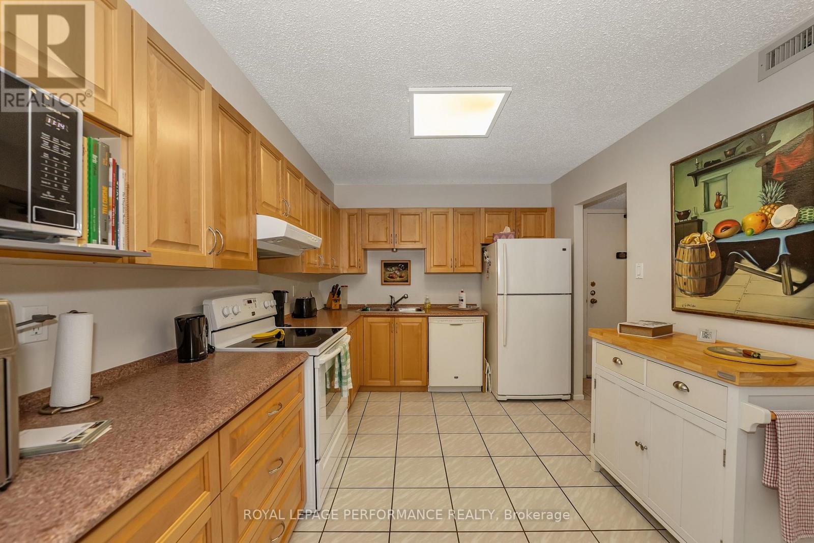 903 - 200 Lafontaine Avenue, Ottawa, Ontario  K1L 8K8 - Photo 6 - X12606128