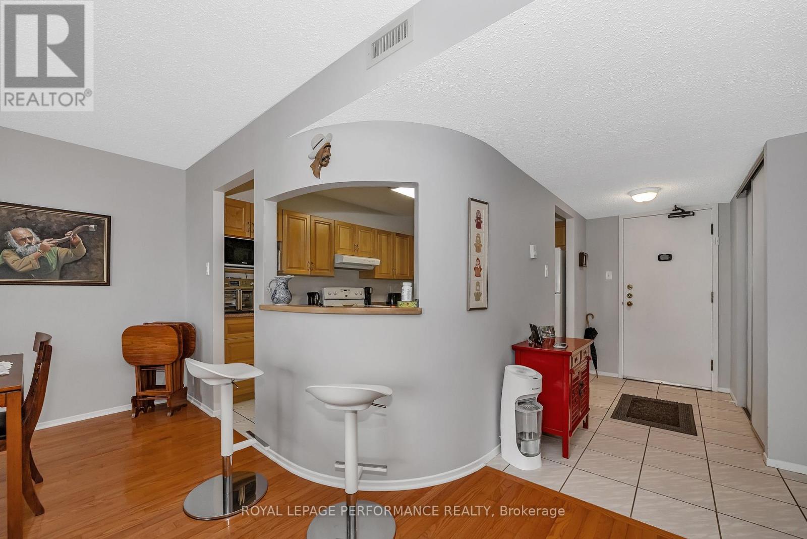 903 - 200 Lafontaine Avenue, Ottawa, Ontario  K1L 8K8 - Photo 9 - X12606128