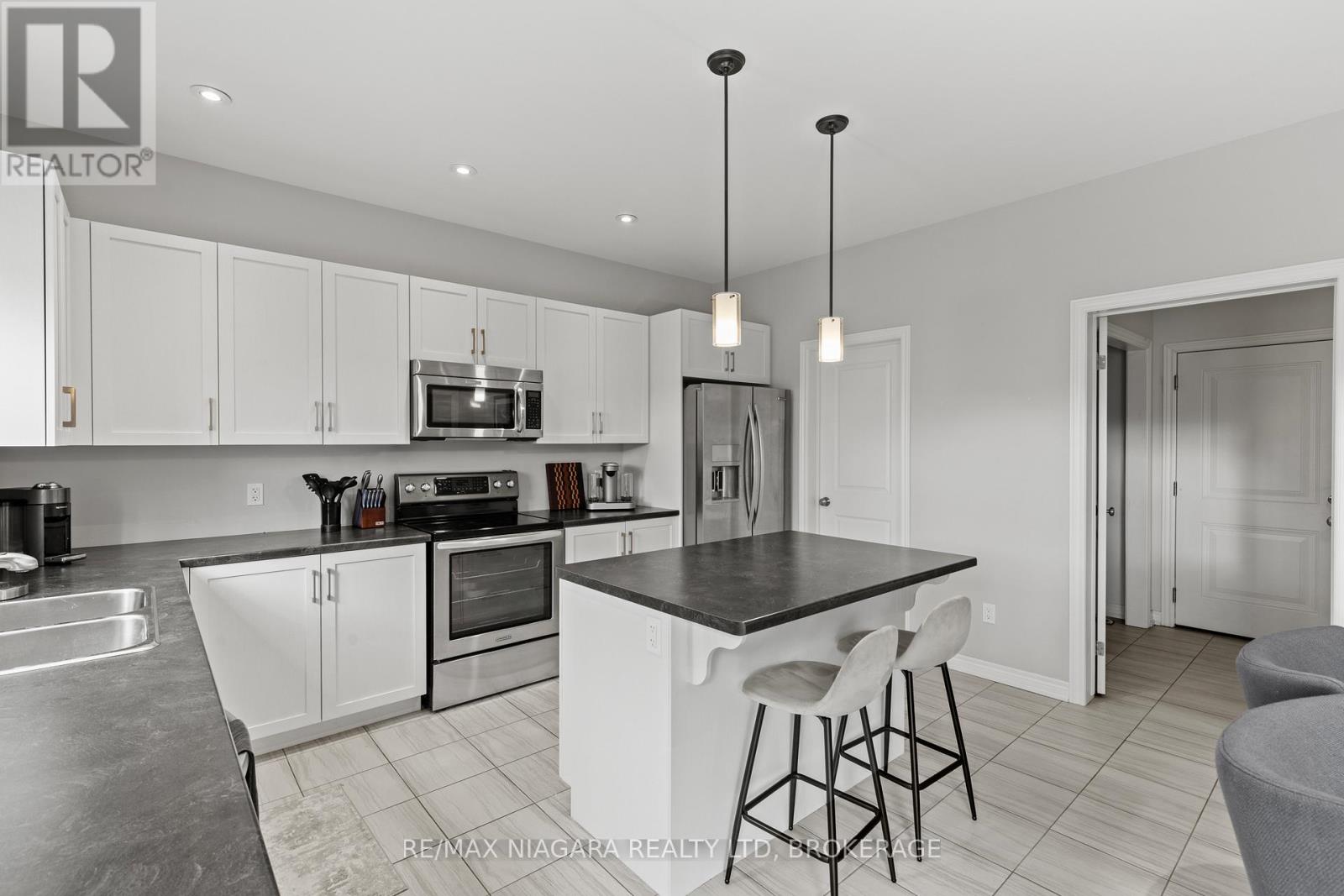 3 Summerhayes Drive, Niagara-On-The-Lake, Ontario  L0S 1J0 - Photo 15 - X12606134