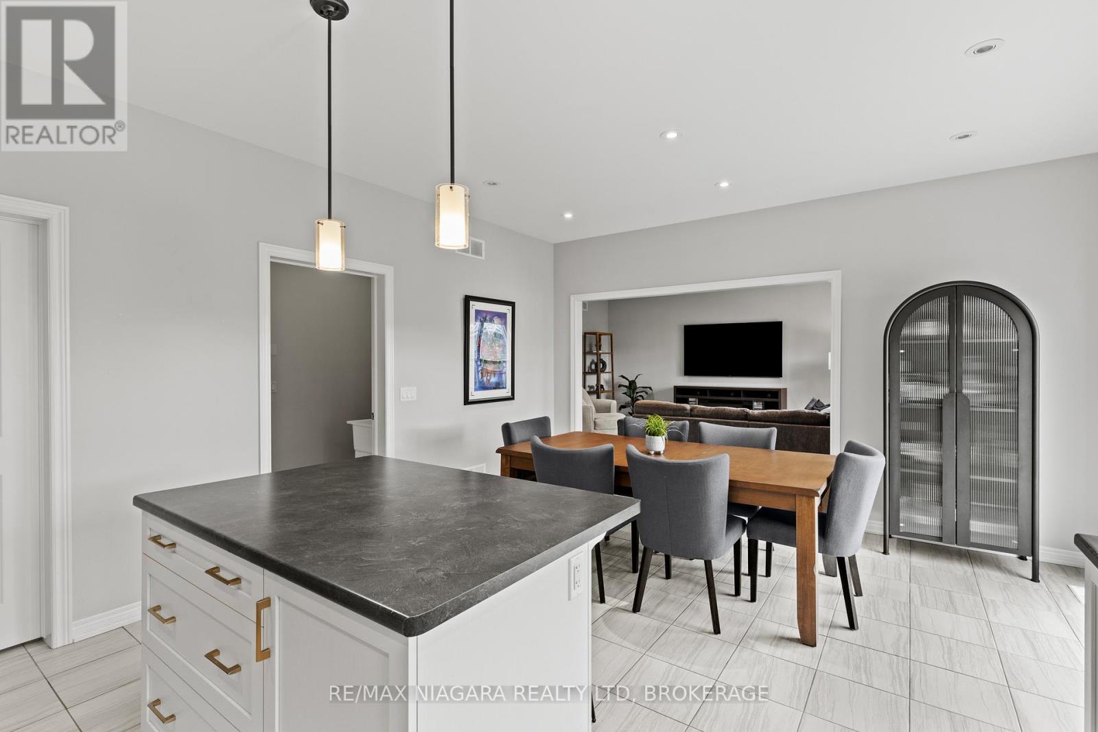 3 Summerhayes Drive, Niagara-On-The-Lake, Ontario  L0S 1J0 - Photo 17 - X12606134